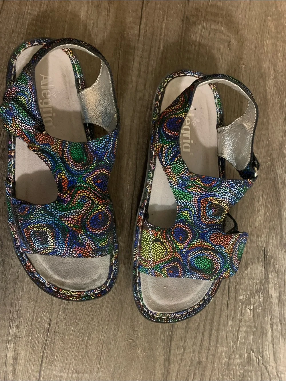 Alegria Women’s casual platform sandal